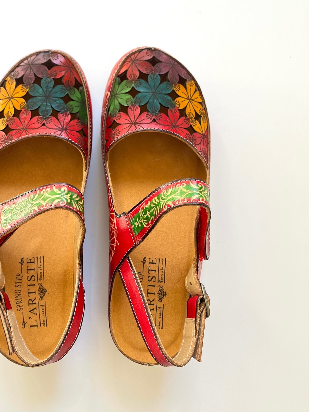 NWT L'ATISTE by Spring Step Hand painted Leather Floral Sandal Size 38